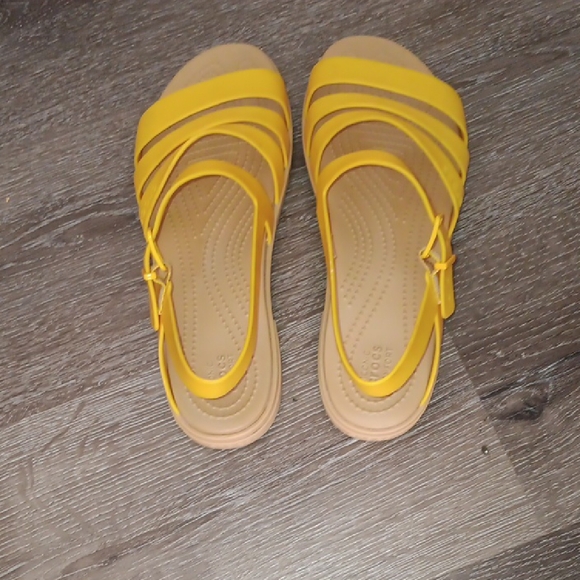 CROCS Preloved Tulum Yellow Strappy Sandals - Picture 7 of 8